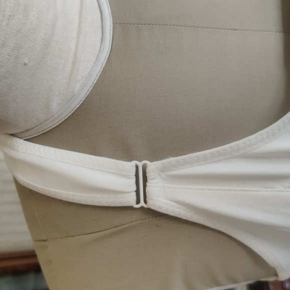 2 bras with adjustable shoulder and chest straps 2XL - Picture 7 of 14